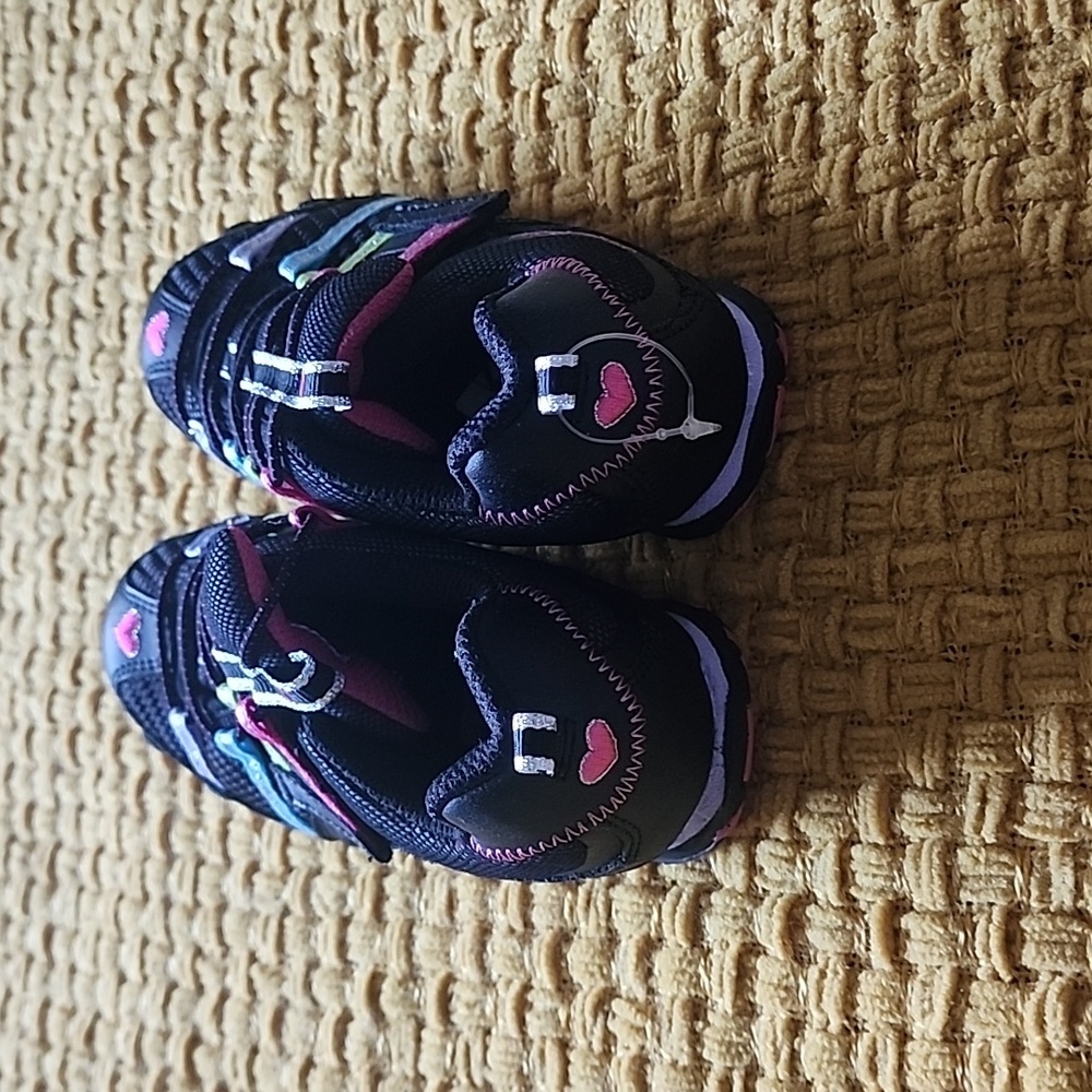 Sketches shoes size 5 - Picture 2 of 4